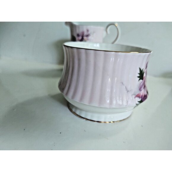 Royal Windsor Bone China Creamer & Sugar set Floral - Picture 5 of 13